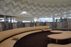 図書館藤椅子（古畑）.JPG